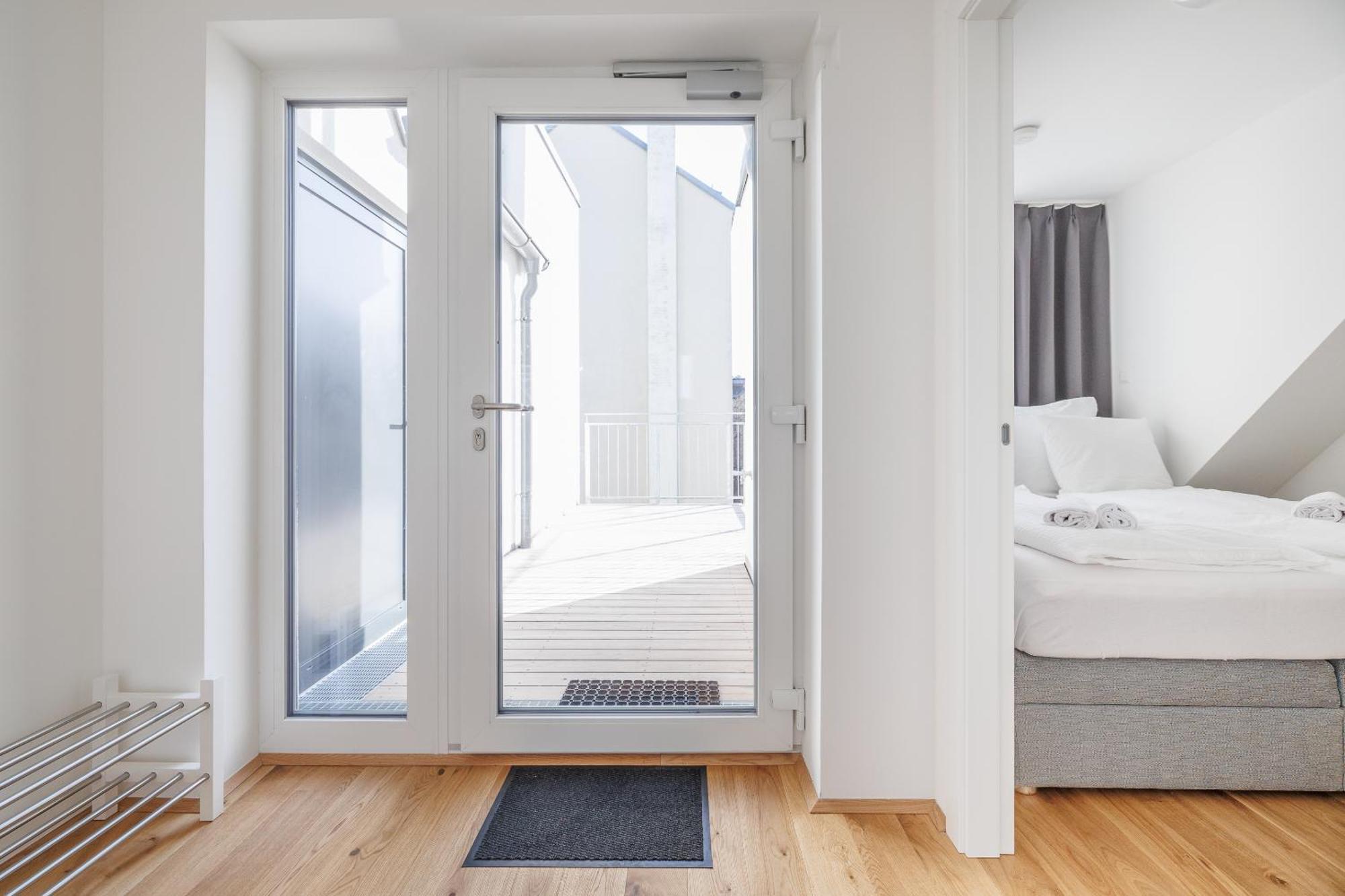 Symphony Apartments 38 - Modern Loft With Terrace And Grill In Central Location Vienna Esterno foto
