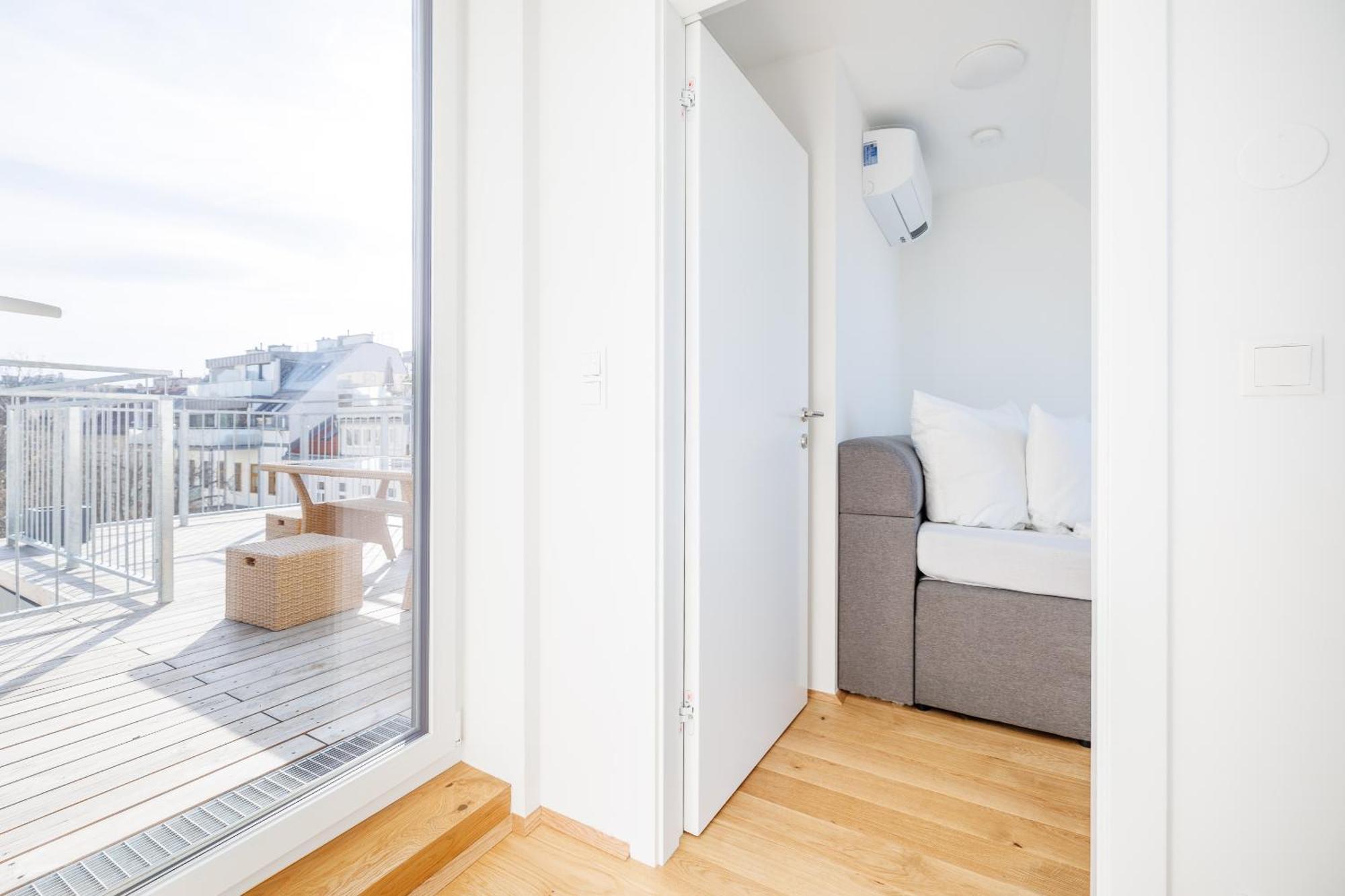 Symphony Apartments 38 - Modern Loft With Terrace And Grill In Central Location Vienna Esterno foto