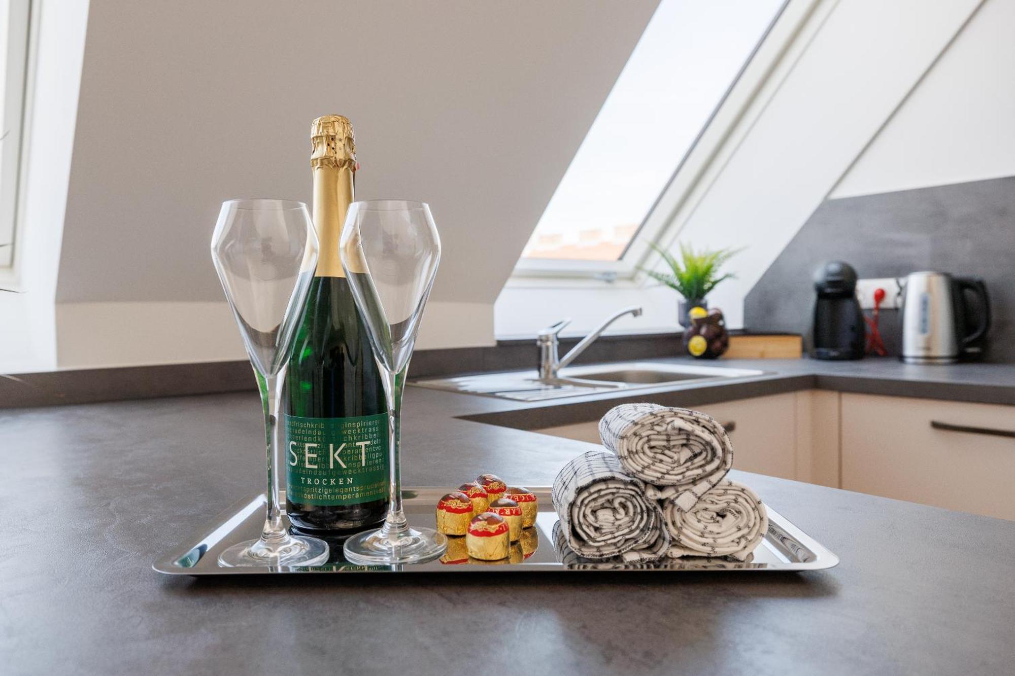 Symphony Apartments 38 - Modern Loft With Terrace And Grill In Central Location Vienna Esterno foto