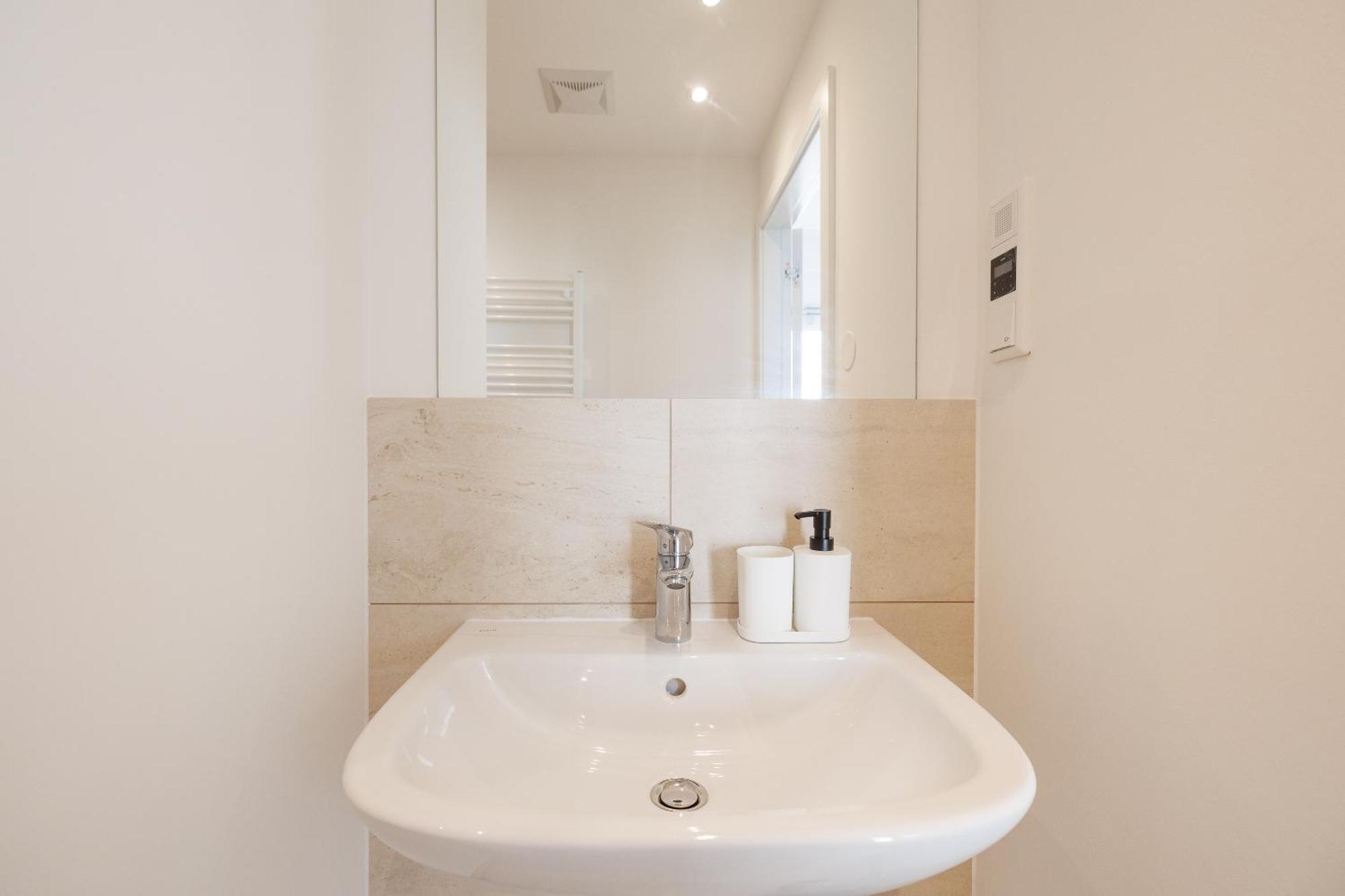 Symphony Apartments 38 - Modern Loft With Terrace And Grill In Central Location Vienna Esterno foto