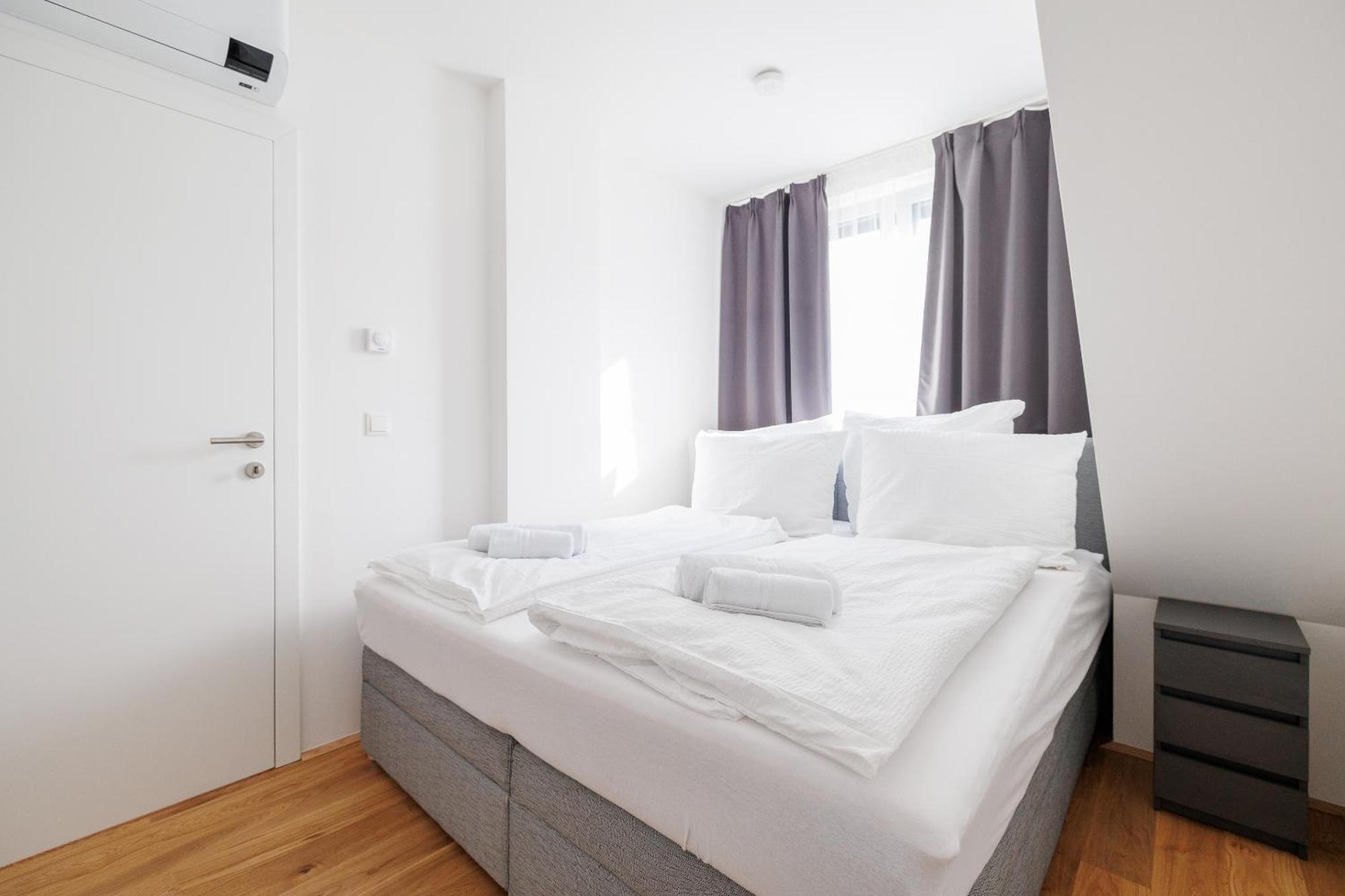 Symphony Apartments 38 - Modern Loft With Terrace And Grill In Central Location Vienna Esterno foto