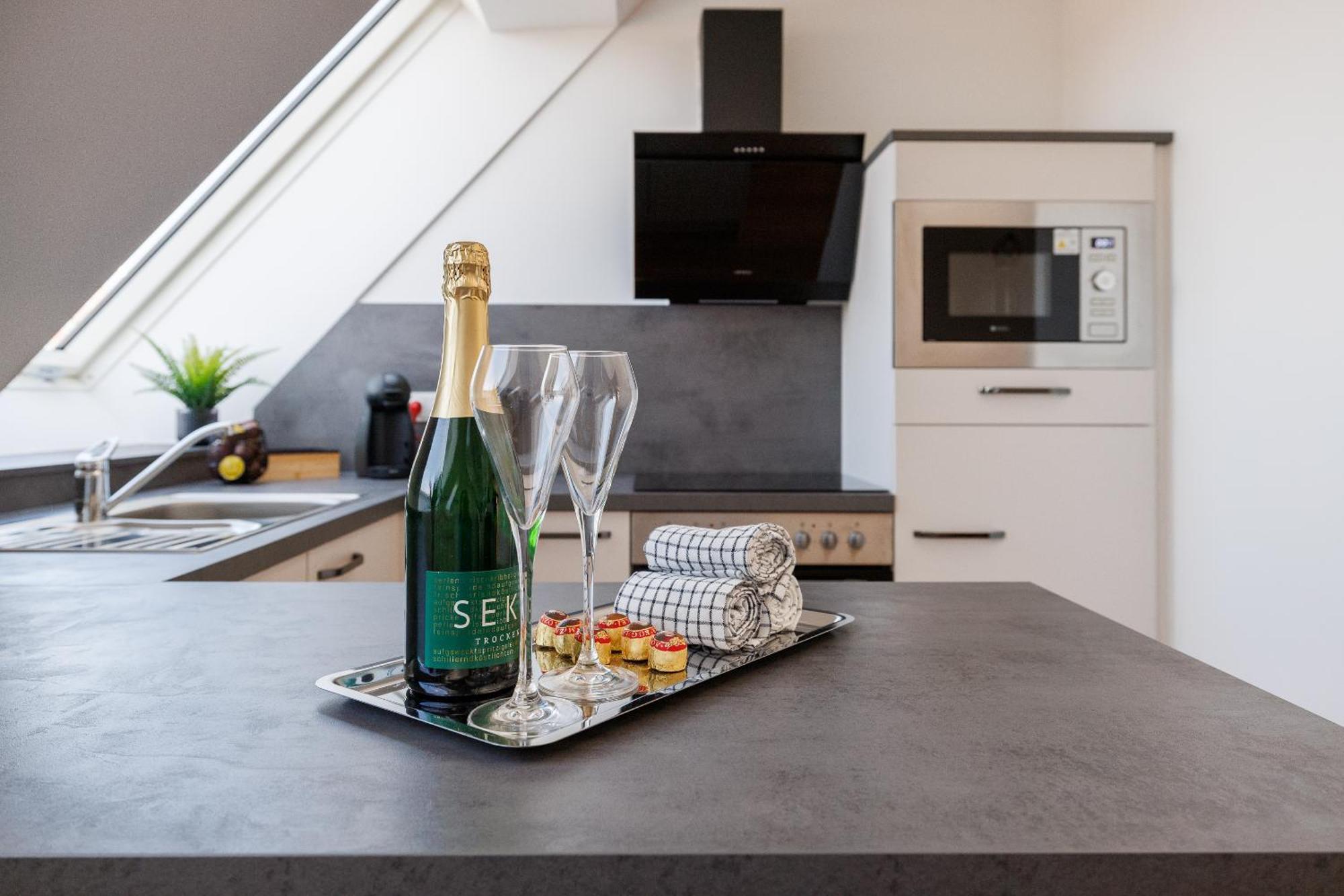 Symphony Apartments 38 - Modern Loft With Terrace And Grill In Central Location Vienna Esterno foto
